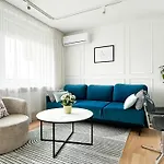 Stylowy kameralny apartament przy metrze